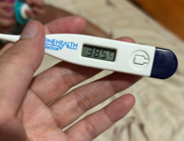 Pengalaman Anak Sakit: Cara Mengatasi Demam dan Sariawan pada Anak